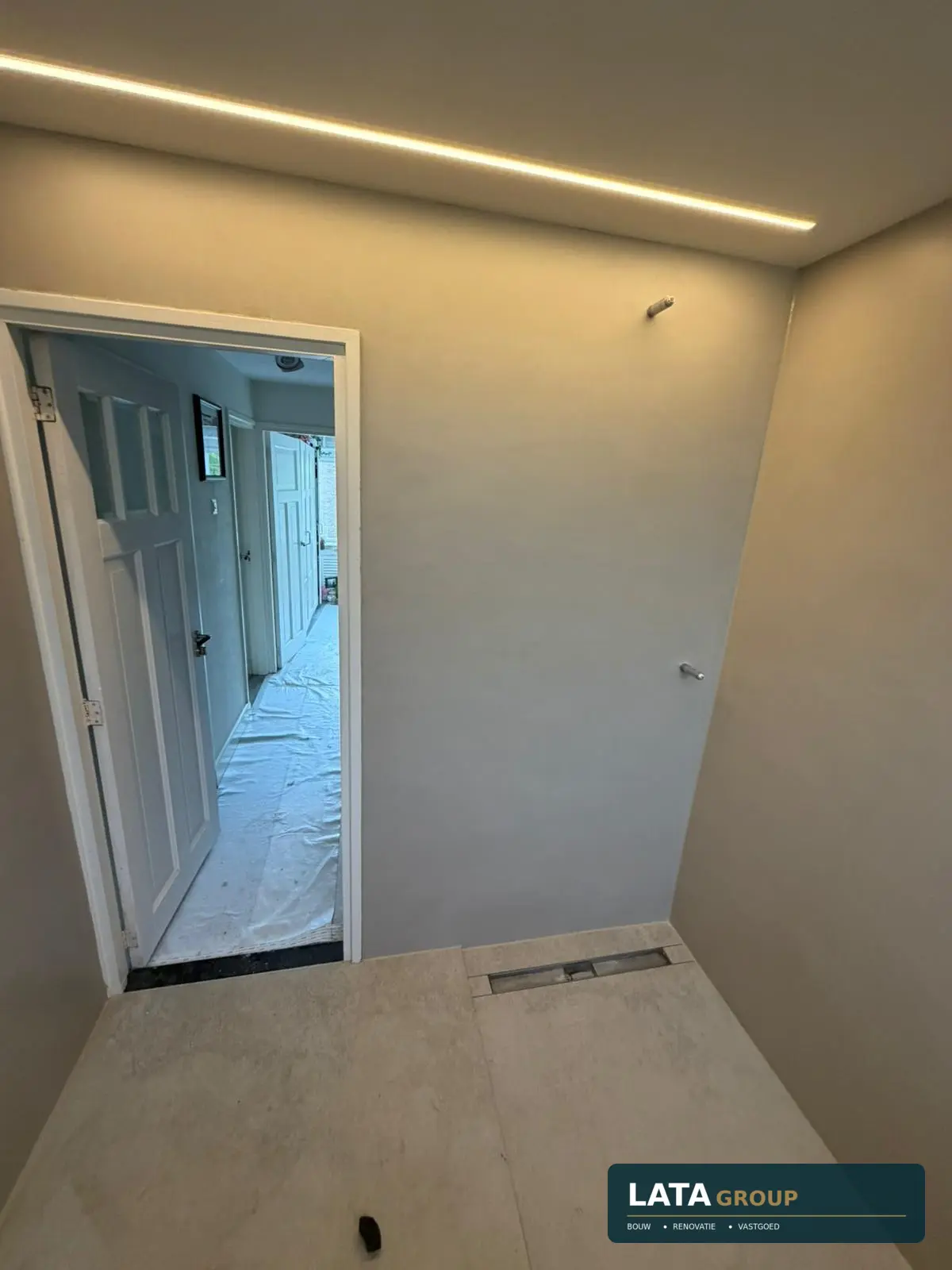 Afbouw en lichtlijn, uitgevoerd door LATA Group